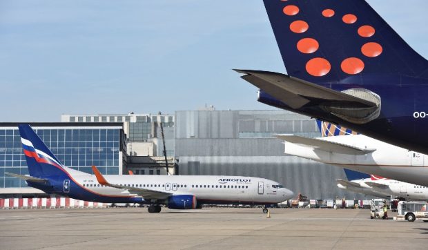 Aeroporturile din Bruxelles, blocate din cauza unor drone: „Încearcă să semene panică în Belgia”