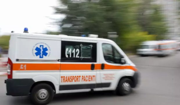 O învățătoare din Timișoara a fost lovită de mașină pe trecerea de pietoni: a ajuns în comă la spital