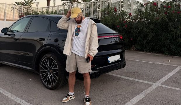 Imagine Stire Un youtuber din România a investit peste 1 milion de euro în imobiliare. În ce zonă a cumpărat mai multe vile | 2review.ro