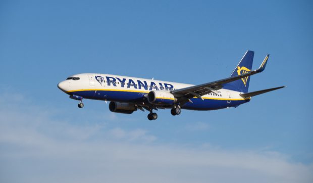 Un britanic care a fost înjunghiat și-a cerut banii înapoi de la Ryanair, după ce nu a mai putut să zboare. Răspunsul companiei