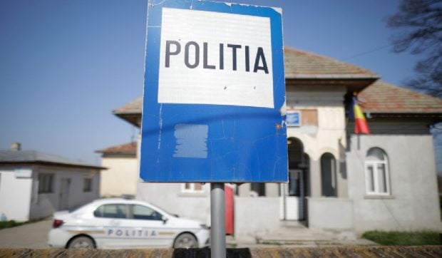 Un bărbat din Arad și-a bătut iubita chiar în secția de poliție, după ce s-au certat de la „spațiul locativ”