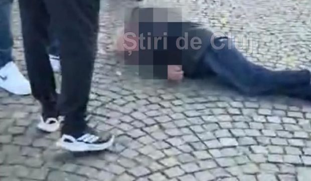 Un bătrân de 71 de ani din Cluj, bătut cu sălbăticie și lăsat lat în stradă de un necunoscut: „L-ai ucis pe tata”