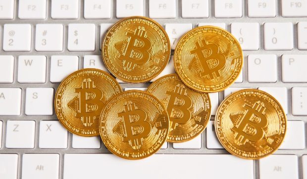 China acuză SUA că sunt implicate în cel mai mare furt de Bitcoin din ultimii ani