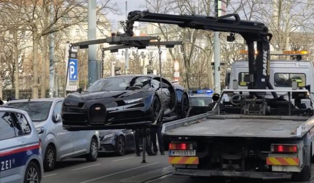 Un șofer din Austria a rămas fără permis 10 ani și fără un Bugatti Chiron de 3.500.000 de dolari după ce a condus cu 122 km/h