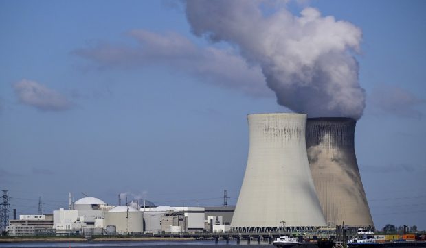 Trei drone misterioase, observate deasupra centralei nucleare Doel din Belgia. Armata e în alertă. Marea Britanie oferă sprijin