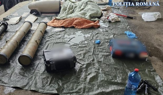 Arsenalul militar descoperit în camionul cu arme oprit în Vama Albiţa. Șoferul a fost reținut de DIICOT
