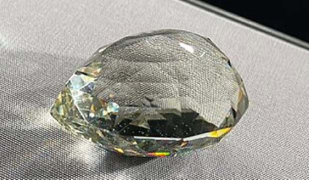 Diamantul istoric al habsburgilor reapare după 100 de ani. Piatra de 137 de carate a stat ascunsă într-o bancă secretă