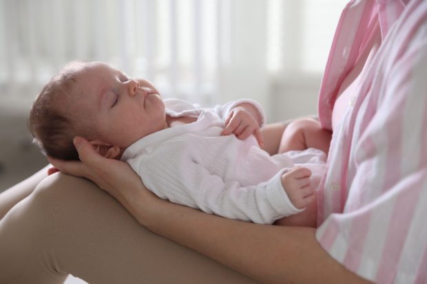 Metoda japoneză prin care bebelușul adoarme în 13 minute