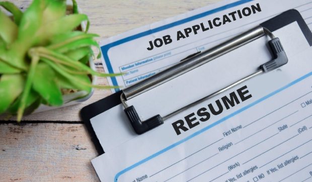 Domeniul în care se angajează masiv înainte de sărbători. Salariul e de peste 4.000 de lei