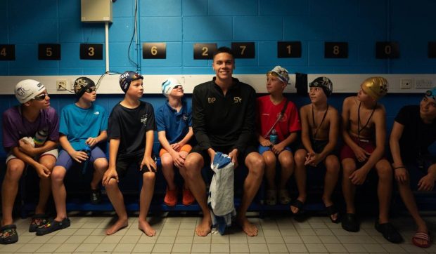 David Popovici dă startul înscrierilor la „Sprint With The Stars”. Cine va putea înota alături de marele campion la Otopeni și cât costă participarea