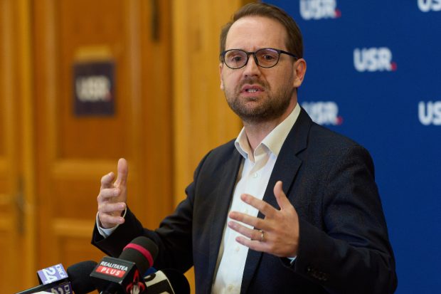 Dominic Fritz, după ce a fost acuzat că „interzice colindele românești” la Timișoara: „Acum am interzis și Crăciunul”