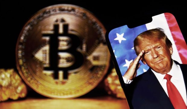 Prăbușirea bitcoin este strâns legată de scăderea puterii lui Trump, afirmă un laureat cu Nobel în Economie