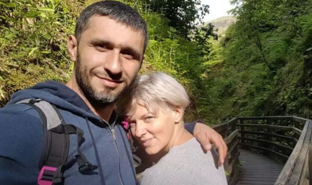 Imagine Stire Unde locuiesc cu adevărat la țară Dragoș Bucur și Dana Nălbaru: „Nu suntem niște nebuni care s-au închis în mijlocul pădurii” | 2review.ro