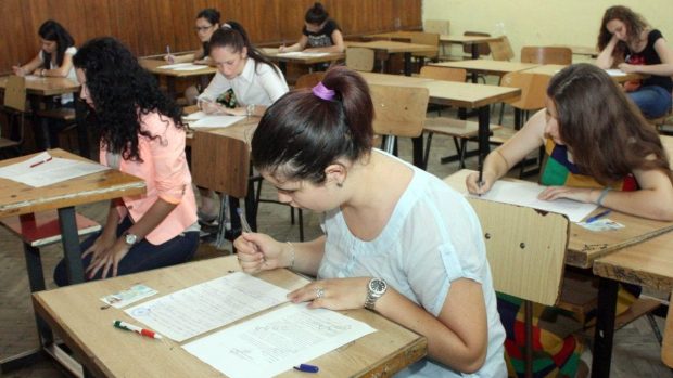 Programa de română de liceu este prea grea, crede consiliera lui Ilie Bolojan pe „Educație”. Cum explică: „Analfabetismul funcțional a atins alerta”