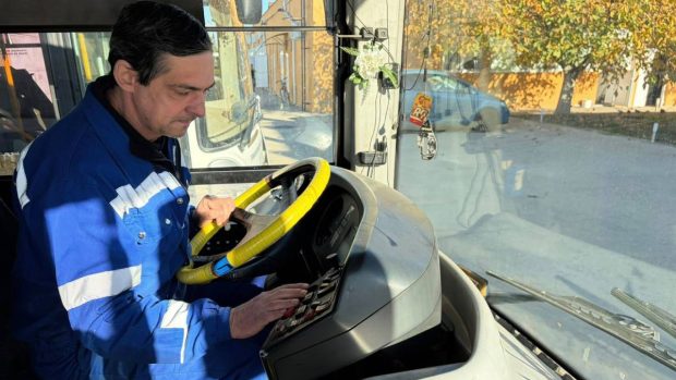 Povestea bărbatului din Timișoara a cărui viață se identifică de 30 de ani cu istoria transportului electrificat al orașului