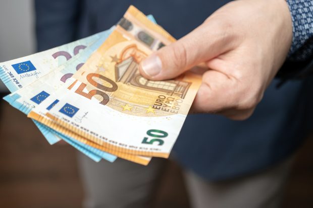 Cele mai bine plătite locuri de muncă din Italia. Mecanicii și electroniștii câștigă aproape cât experții IT