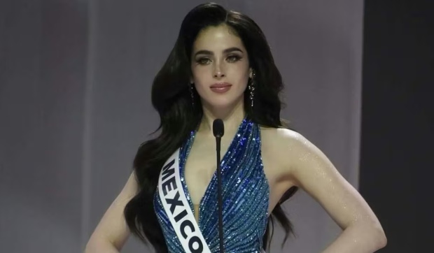 Un organizator Miss Universe i-a spus concurentei din Mexic că e „proastă”, apoi a plâns dramatic în timp ce-și cerea iertare public