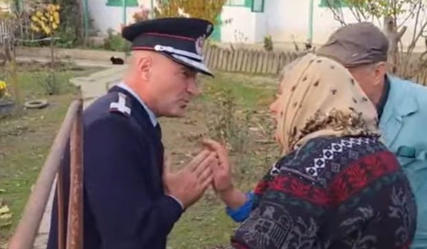 Oamenilor din Ceatalchioi le este frică să plece. O femeie care refuză să fie evacuată: „Nu plec, domnule… Ce mănânc eu iarna?”