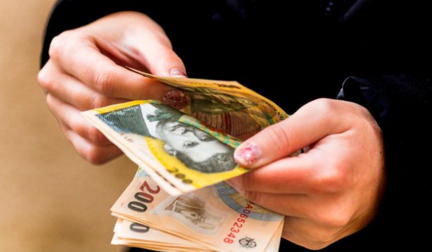 Românii care au credite în lei vor plăti mai puţin pe rate, după ce IRCC a scăzut sub 6%