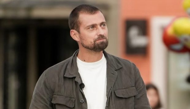 Imagine Stire Gabi Tamaș, despre problemele cu alcoolul: „Spirt nu cred că am băut, dar o să încerc. Nu cred că aș putea să fiu călugăr, mai controlat” | 2review.ro