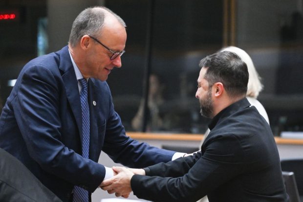 Friedrich Merz cere Ucrainei să nu mai lase bărbații tineri să plece din țară: „Să-și servească patria, e nevoie de ei acolo”