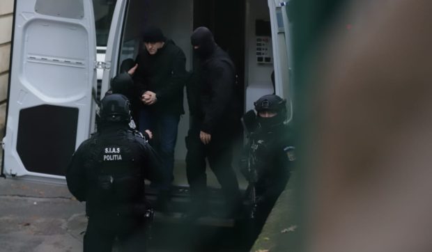 Horațiu Potra, păzit de un comando de mascați. Șeful mercenarilor a fost adus la Curtea de Apel București, alături de fiul și nepotul său