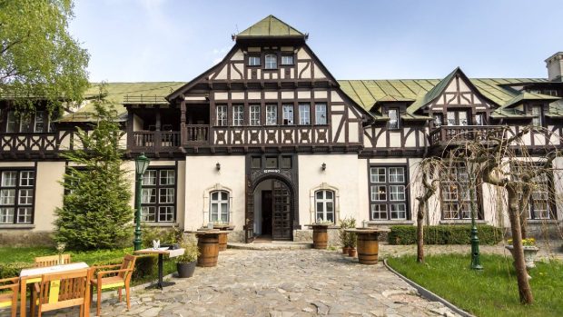 Primăria Sinaia vrea să cumpere Hotelul Furnica și va negocia cu Casa Regală a României: „Să putem plăti în rate”