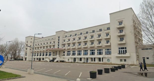 O clădire-simbol din județul Constanța, scoasă la licitație: prețul cerut pentru hotelul Rex din Mamaia