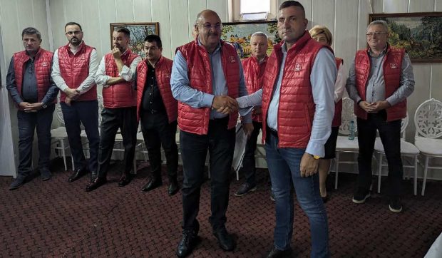 Ce avere are primarul din Poiana Lacului care i-a dat cadou fiicei un Mercedes GLE 63 AMG de 150 de mii de euro