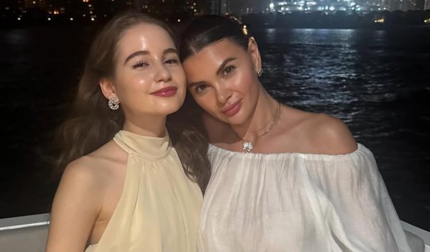 Imagine Stire Irina Columbeanu, apariție inedită alături de mătușa ei, Ramona Gabor. Fiica Monicăi se bucură de viața din Dubai | 2review.ro