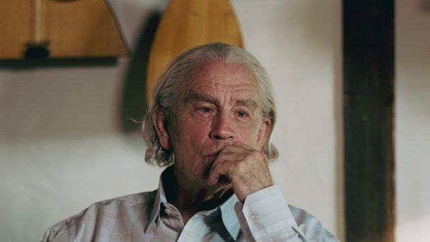 John Malkovich, interviu pentru Libertatea: „Cravata galbenă” prezintă o fațetă diferită a României, cu o cultură bogată, educație și talent