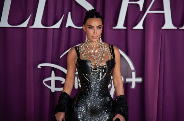 Imagine Stire Imagini cu Kim Kardashian plângând în timp ce învăța pentru examenul de barou. A picat, dar e determinată să devină avocat în ciuda eșecului | 2review.ro
