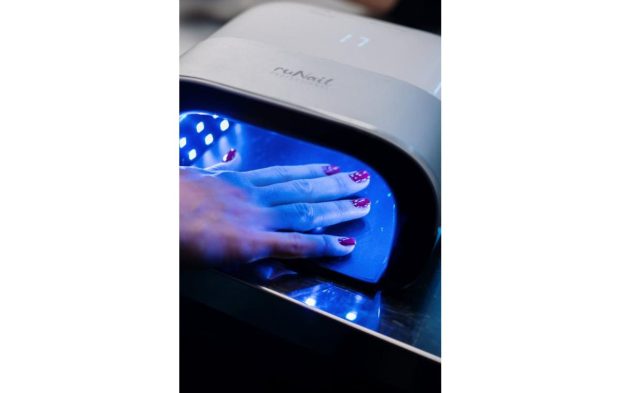 Cum alegi dispozitivul potrivit pentru manichiura perfectă acasă