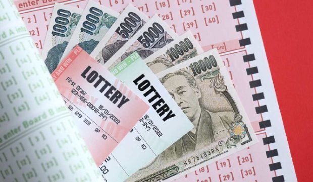 Povestea unui japonez care a câștigat 3,8 milioane de dolari la loterie: si-a ascuns averea de soție și trăiește în secret în lux