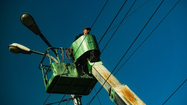 Tot mai puțini români vor să lucreze în afara țării. Aplicările pentru joburile din străinătate au ajuns la cel mai scăzut nivel al ultimilor 5 ani