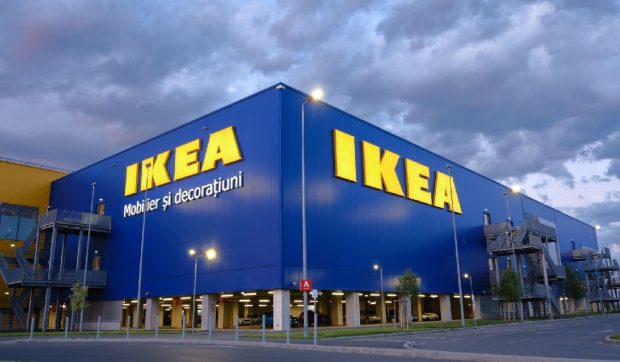 Ikea vinde eugenii și zacuscă: „Oferim articole relevante la nivel local, inclusiv apă”