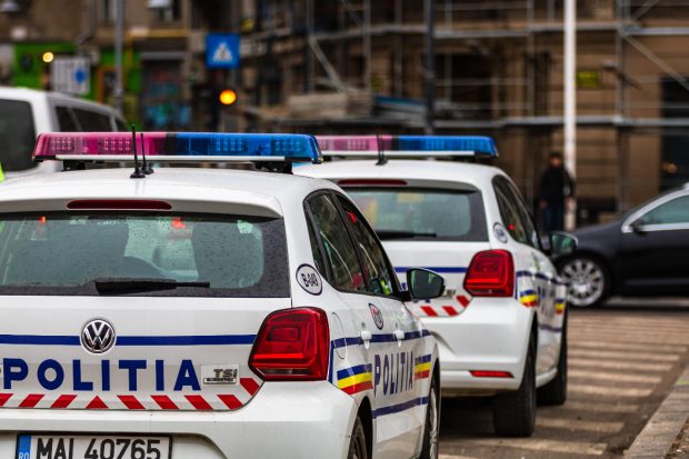 Un bărbat din Brașov a condus beat, fără permis auto și a mai făcut și un accident