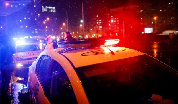 Un tânăr din București a vrut să omoare la întâmplare un om. A urmărit un pensionar și l-a înjunghiat de 33 de ori, sub o cameră de supraveghere