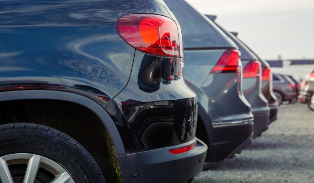 Cât costă, de fapt, o mașină ieftină din Germania. Un Audi de 7.000 de euro ajunge la peste 8.000 de euro după înmatriculare