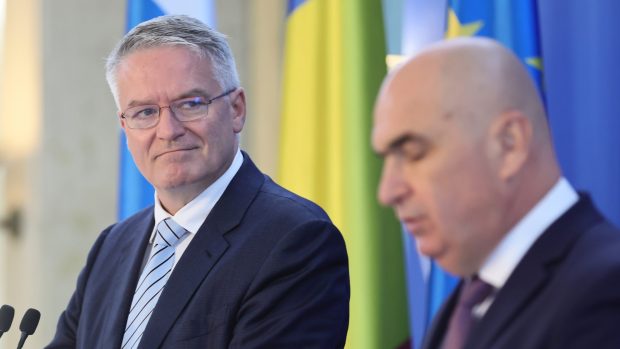 „Suveranism” în barbarie. România așteaptă admiterea în OCDE cu o infrastructură culturală de lumea a treia