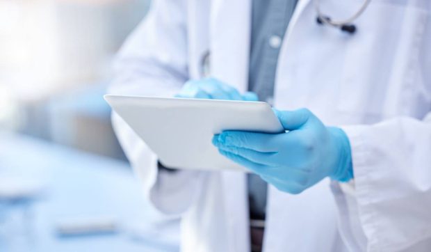 Cum au reușit oamenii de știință să elimine complet leucemia din modelele preclinice, printr-un tratament bazat pe trei medicamente