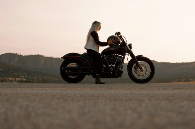 ”Am lăsat-o în garaj, e în siguranță”. Greșeala care îi costă pe motocicliști mii de lei
