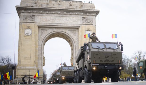 Cine transmite parada militară de 1 Decembrie la tv: program special dedicat Zilei Naționale