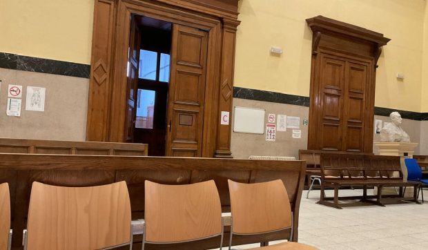 Pedepsele primite de banda de români care fura cartușe de imprimantă și periuțe electrice în Belgia