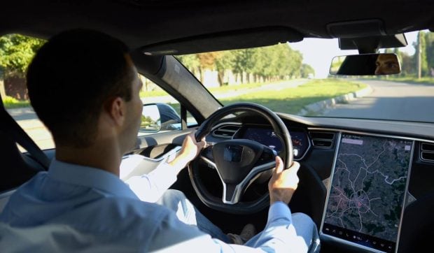 Mașinile electrice schimbă limitele permisului de categorie B: noua directivă pentru șoferii din Uniunea Europeană