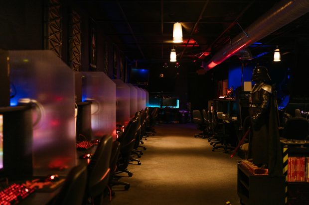 De la setup haotic la centrul de comandă suprem: cum să alegi biroul ideal