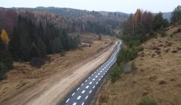 Satul din România fără drumuri asfaltate, dar cu pistă de biciclete: are doar câțiva locuitori și e înconjurat de animale sălbatice