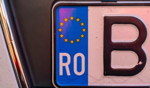 Mașină de lux furată din Belgia, găsită pe o stradă din Cluj: o femeie a schimbat plăcuțele de înmatriculare cu unele de București