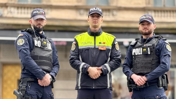 O femeie și nora ei însărcinată au cerut ajutorul polițiștilor, ca să scape de traficul din București: „E în travaliu!”