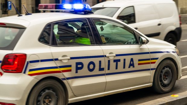 Un bărbat din Găești a fost arestat după ce s-a supărat pe mama sa că nu i-a gătit